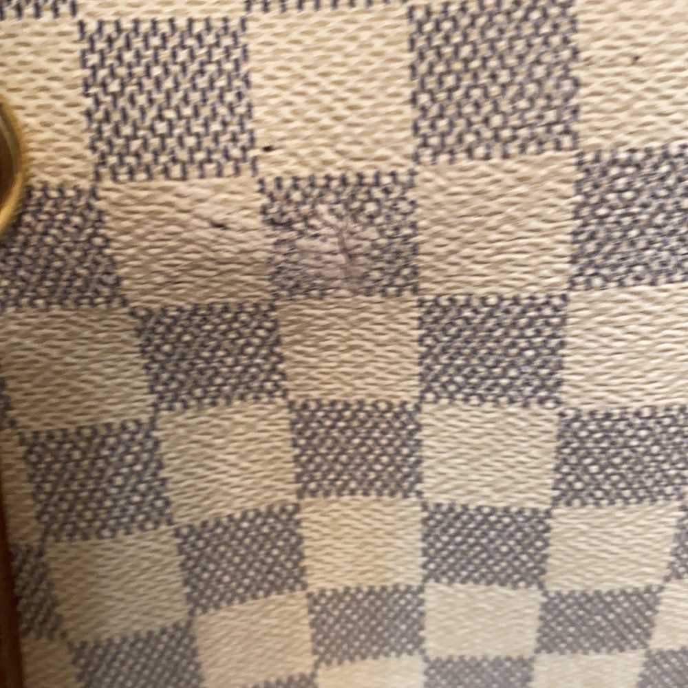 GM totally Louis Vuitton. discontinued model. - Picture 4 of 13